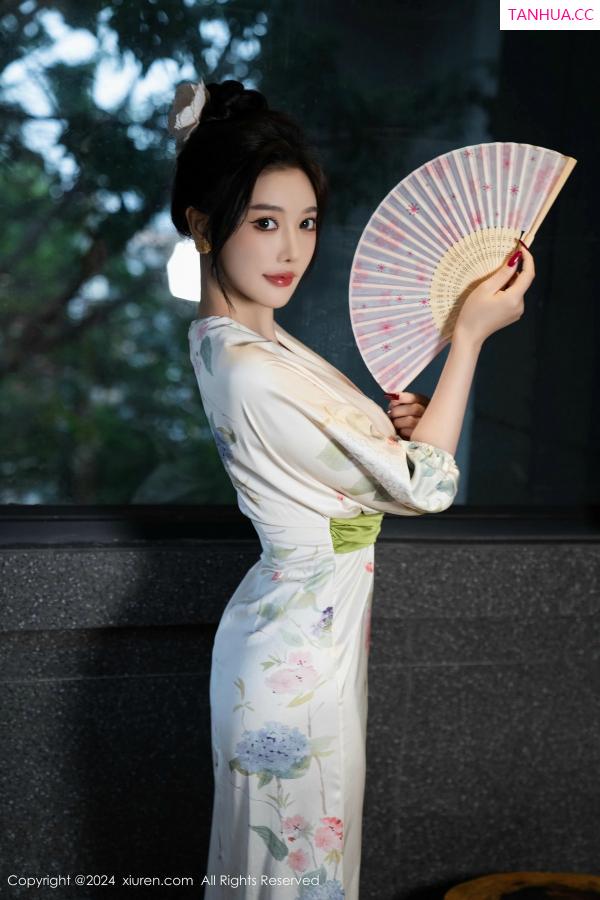 杨晨晨 sugar小甜心CC [XiuRen]高清写真图 2024.11.19 No.9470 杨晨晨Yome 丝袜美腿第15张图片